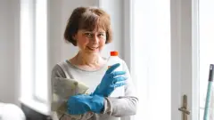 Temizlik Görevlisi Öğretmenden Daha Fazla Kazanıyor! Biri 83 Bin TL Diğeri 60 Bin TL Maaş Alıyor! - Gönül Yolu